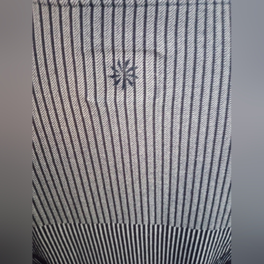 Athleta Flurry Blizzard Rib Turtleneck • Size L • Navy • Stretchy Base Layer EUC - Picture 7 of 11
